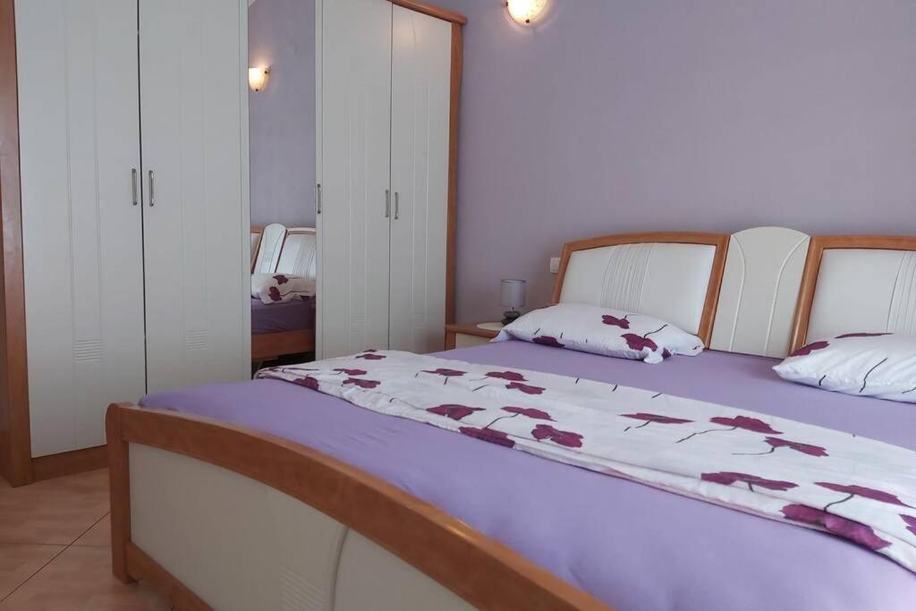 Beautiful Apartment 80 M From The Sea Marusici  外观 照片